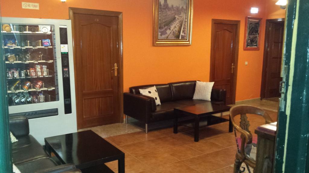 Hostal Rico - Madrid — Photos 1